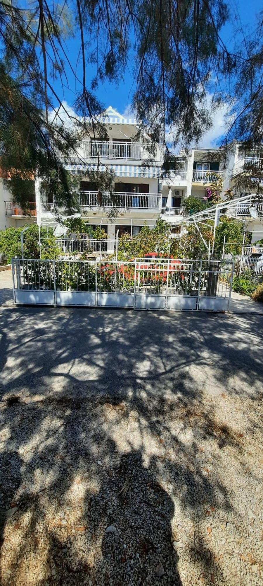 Apartments Ana Bilota Seget Vranjica Exterior photo